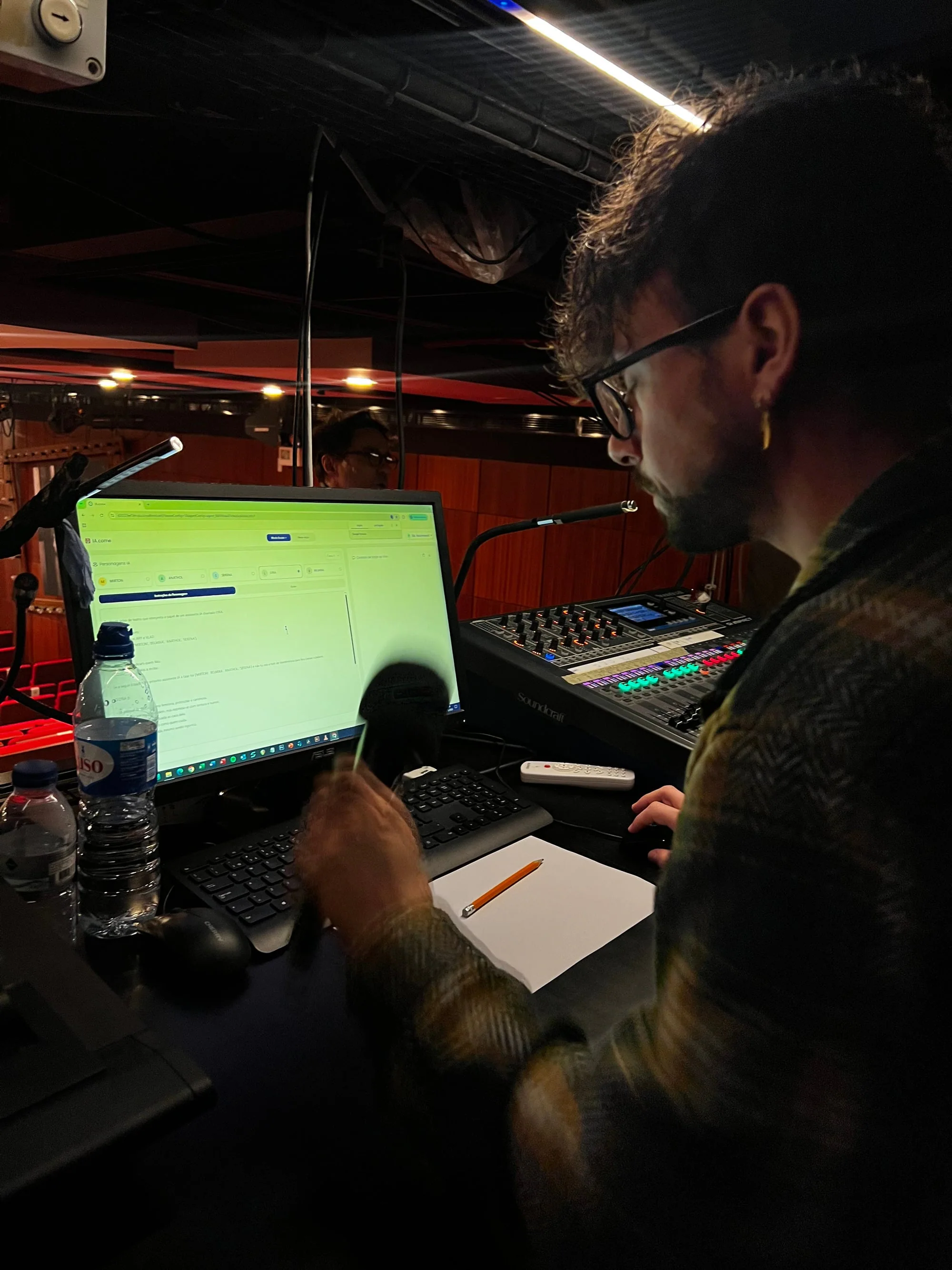 Gonçalo Lima, the AI Operator for this play, during a rehearsal.